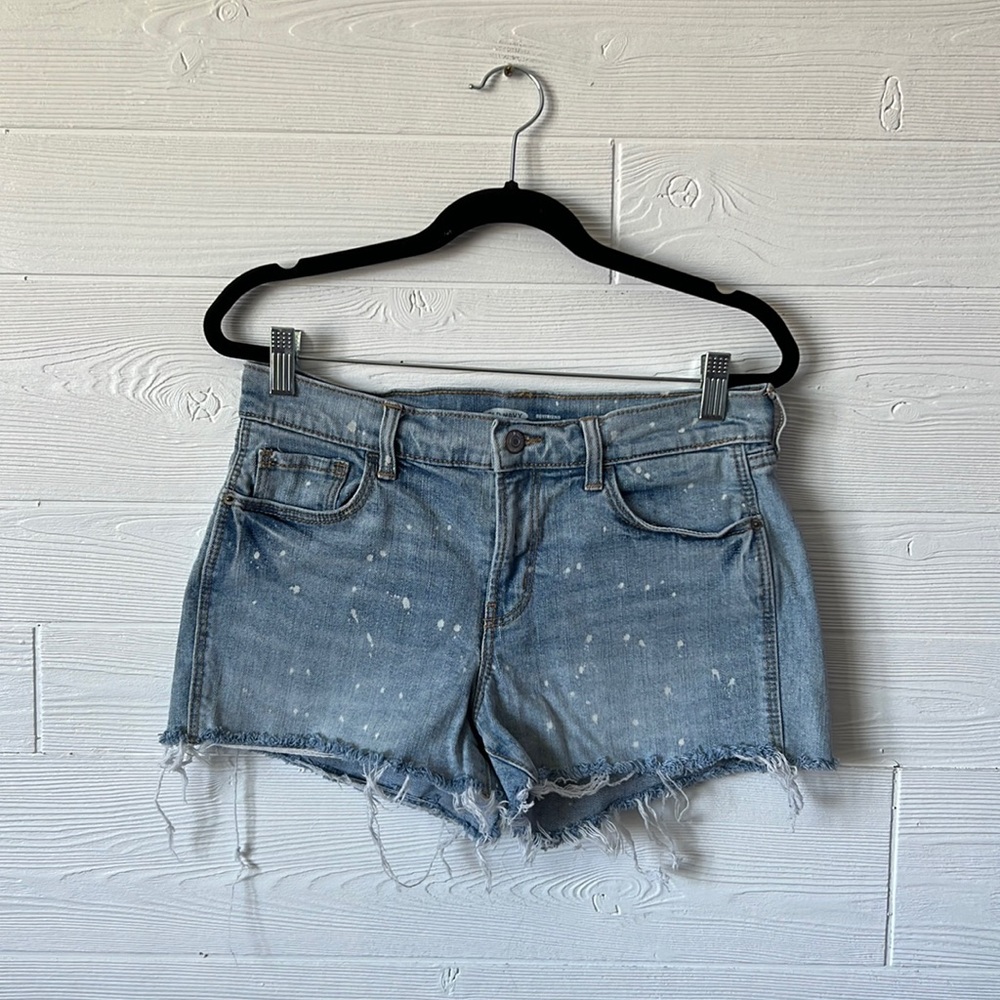 old navy boyfriend raw hem distressed bleach splatter shorts size 2